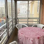 3 Pieces Avec Climatisation Et Parking Au Centre De Canet-plage - Fr-1-696-105