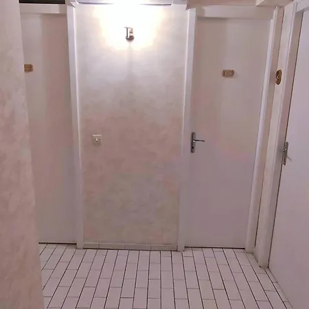 3 Pieces Avec Climatisation Et Parking Au Centre De Canet-plage - Fr-1-696-105 Canet-en-Roussillon