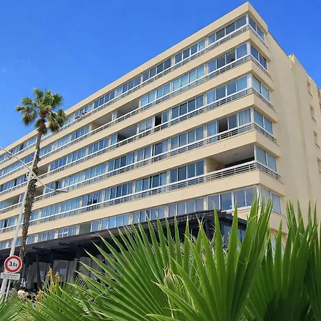 3 Pieces Avec Climatisation Et Parking Au Centre De Canet-plage - Fr-1-696-105